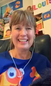 TEFL teacher Louise teaching English online