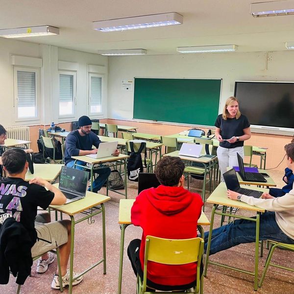 Qualify to teach English abroad