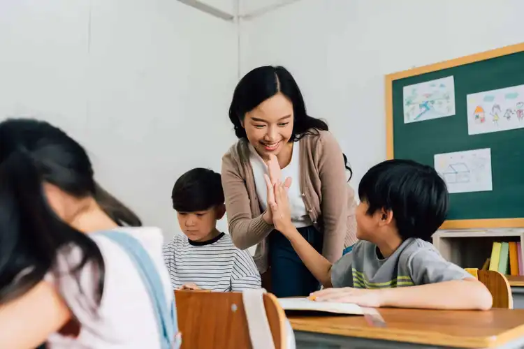 30-hour Teaching Young Learners