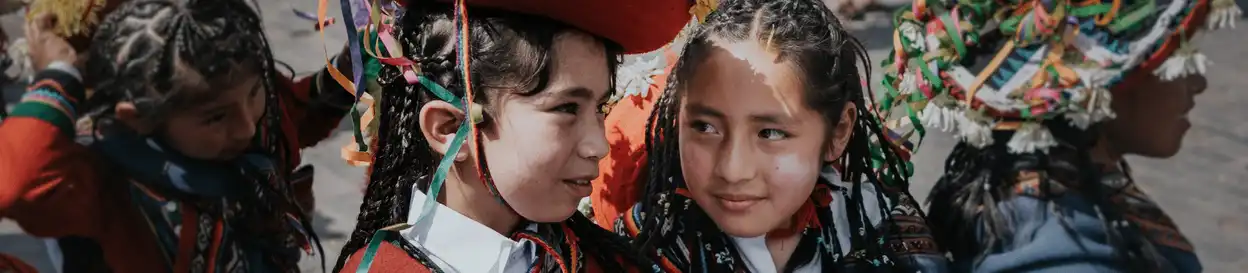Children in traditional Peruvian dress