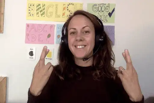Teaching Online from France: Laura’s Story